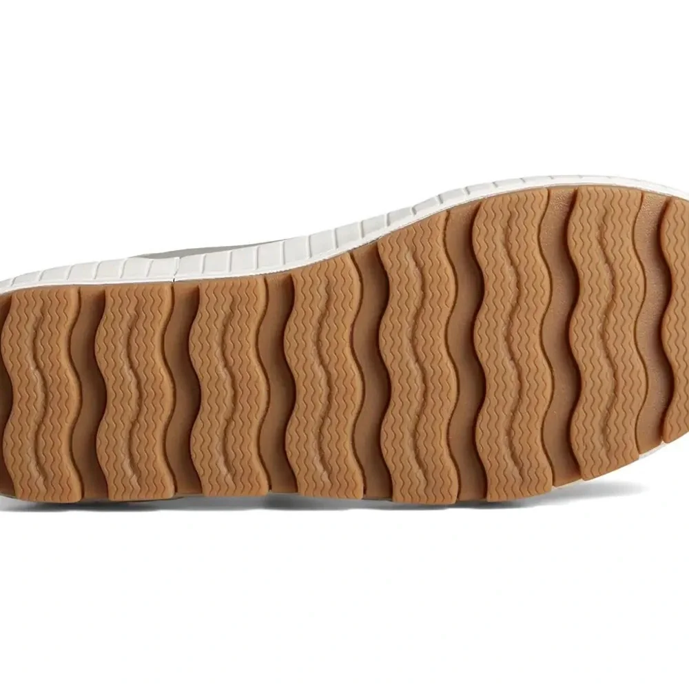 Sperry light gray